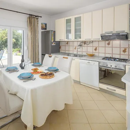 Pet Friendly In * Visnjan