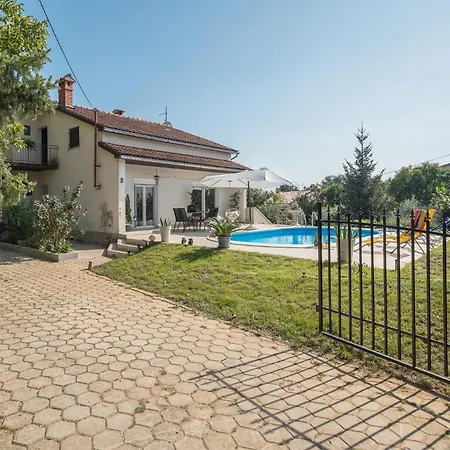 Pet Friendly In Holiday home